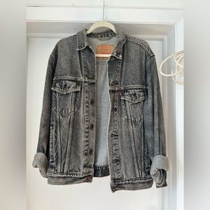 Oversized Vintage Levi’s Grey Denim Jacket